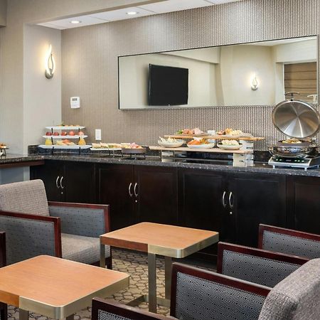 Sheraton Vancouver Guildford Hotel Съри Екстериор снимка