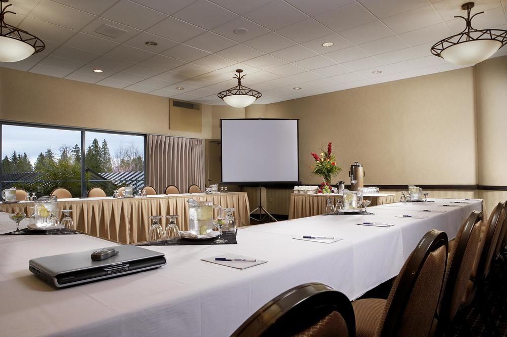Sheraton Vancouver Guildford Hotel Съри Екстериор снимка