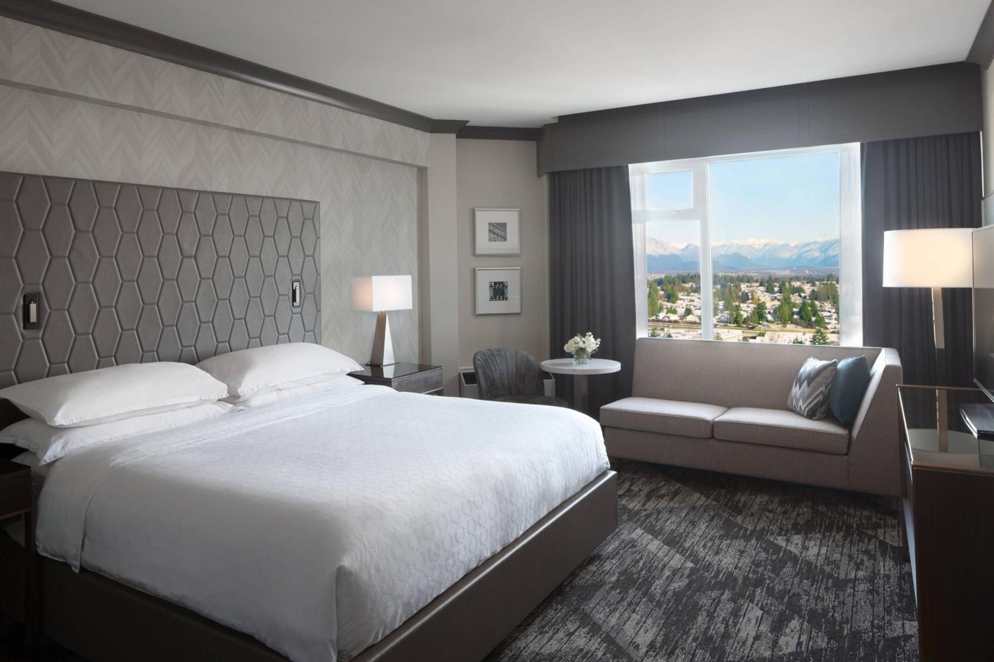 Sheraton Vancouver Guildford Hotel Съри Екстериор снимка