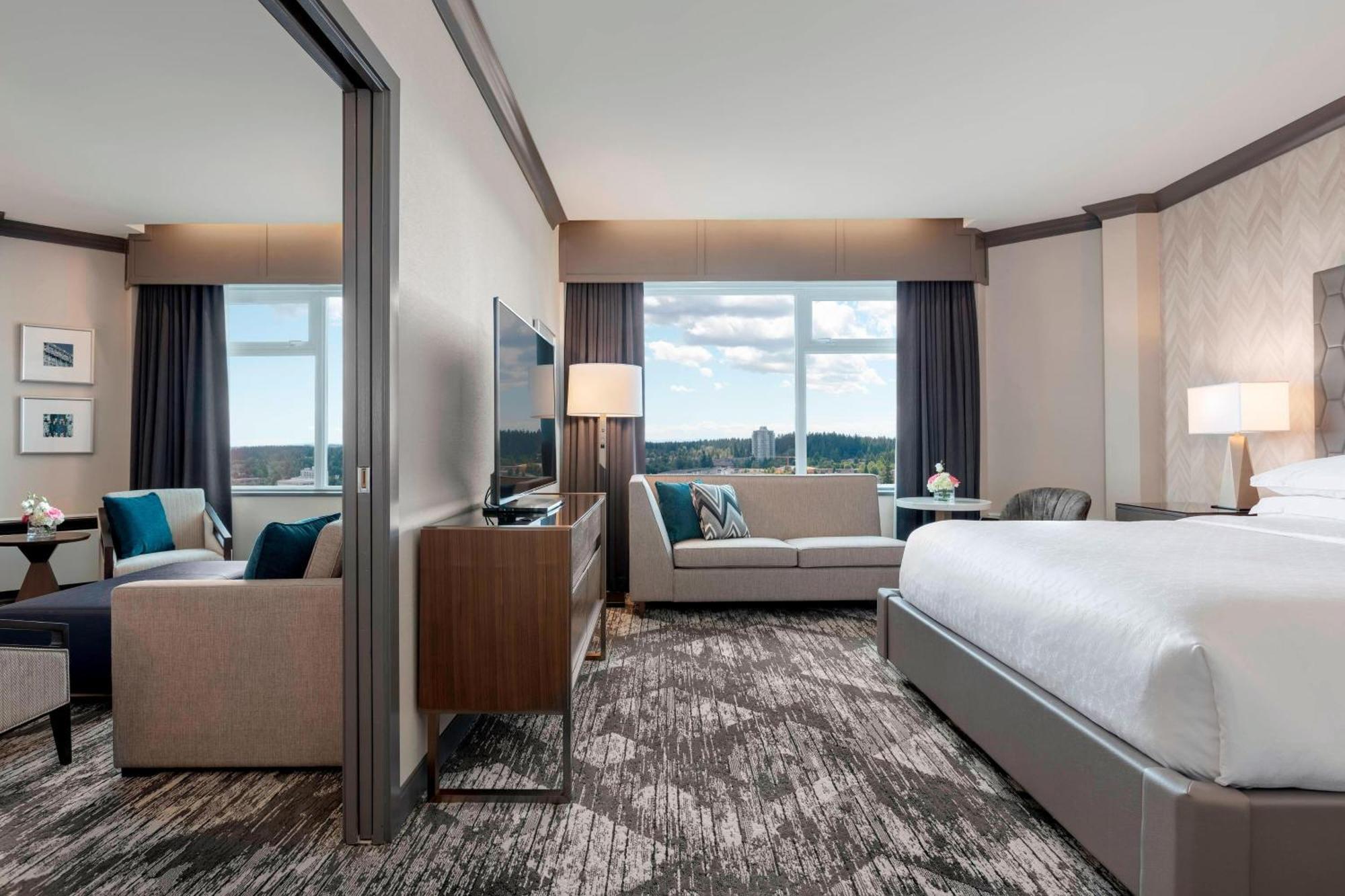 Sheraton Vancouver Guildford Hotel Съри Екстериор снимка