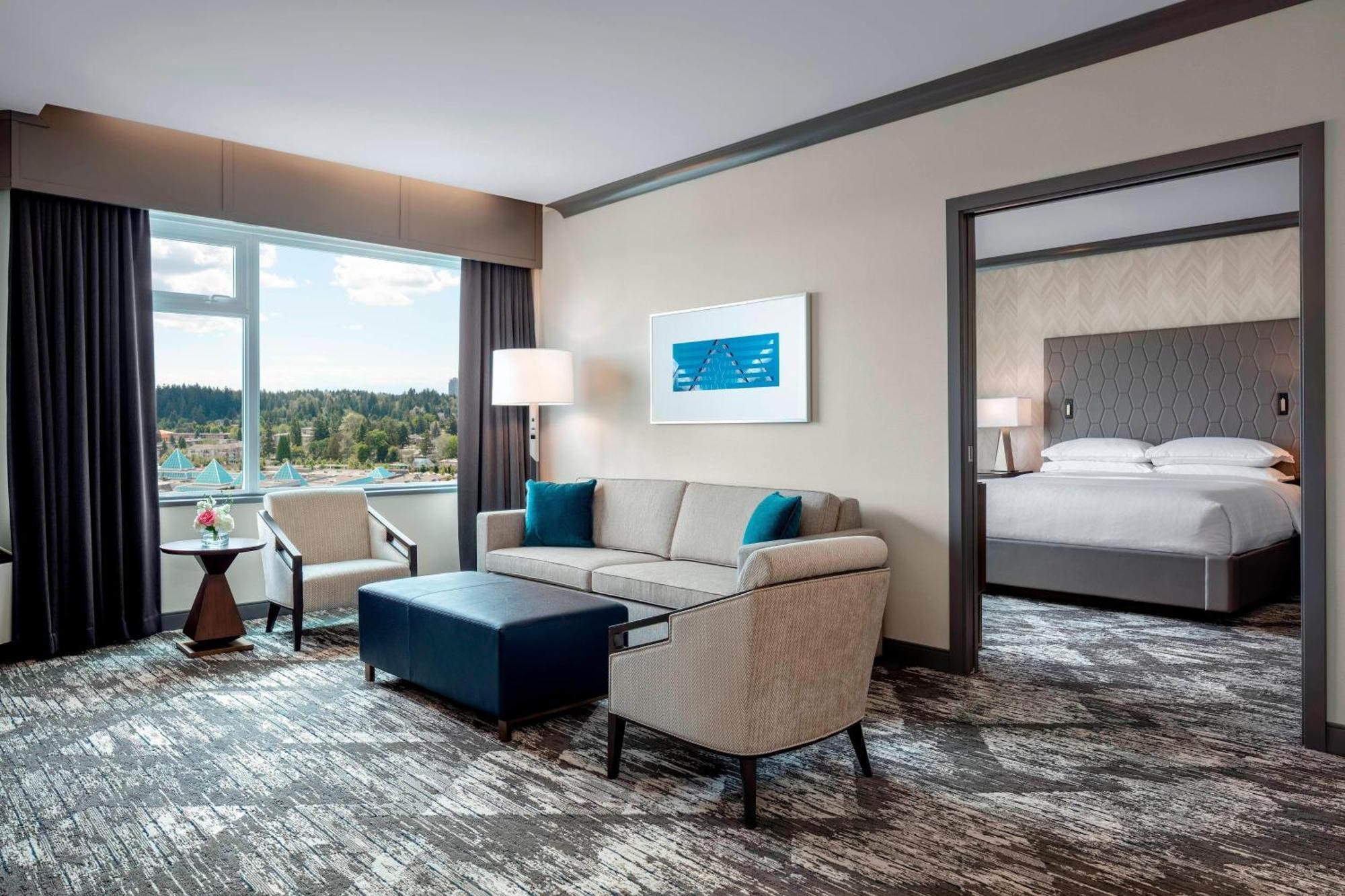 Sheraton Vancouver Guildford Hotel Съри Екстериор снимка