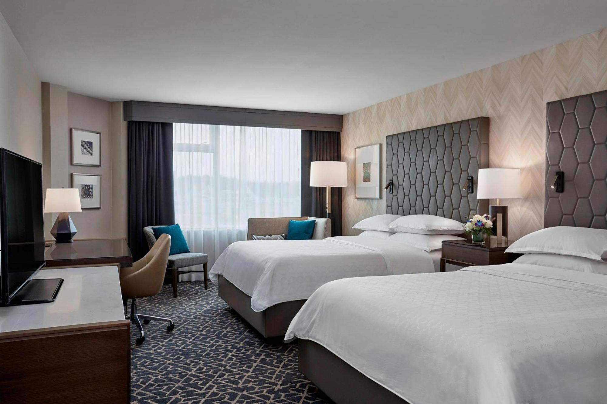 Sheraton Vancouver Guildford Hotel Съри Екстериор снимка