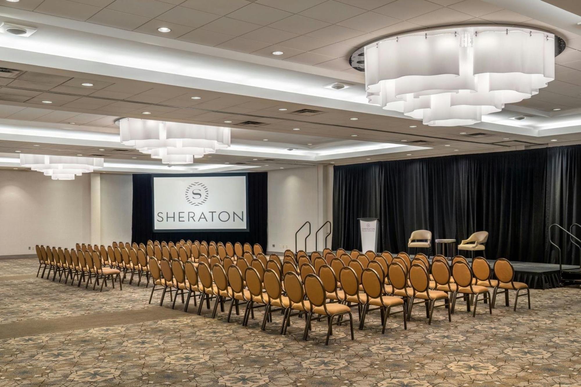 Sheraton Vancouver Guildford Hotel Съри Екстериор снимка