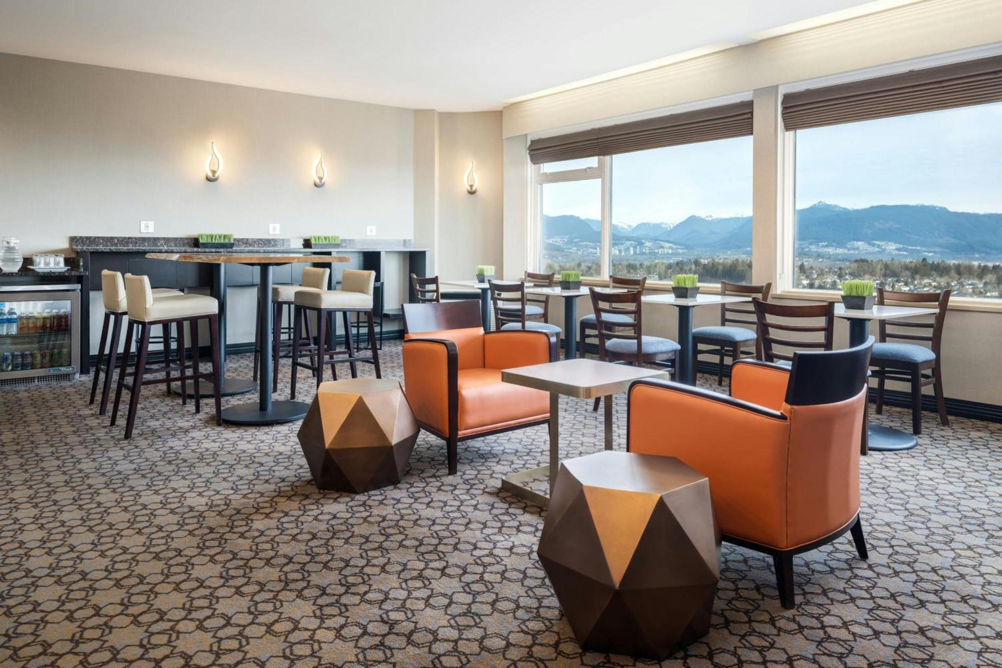 Sheraton Vancouver Guildford Hotel Съри Екстериор снимка