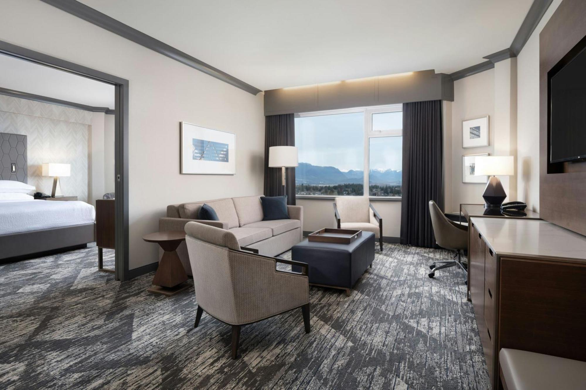 Sheraton Vancouver Guildford Hotel Съри Екстериор снимка