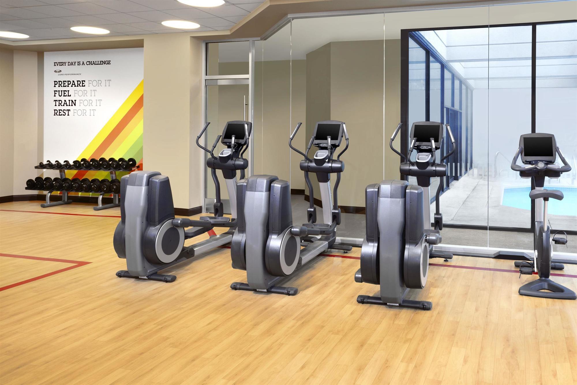 Sheraton Vancouver Guildford Hotel Съри Екстериор снимка