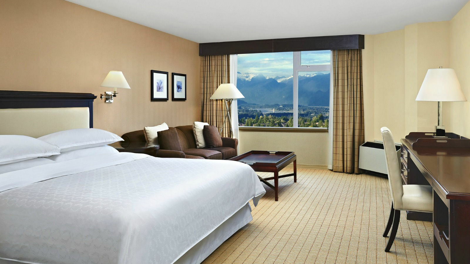 Sheraton Vancouver Guildford Hotel Съри Екстериор снимка