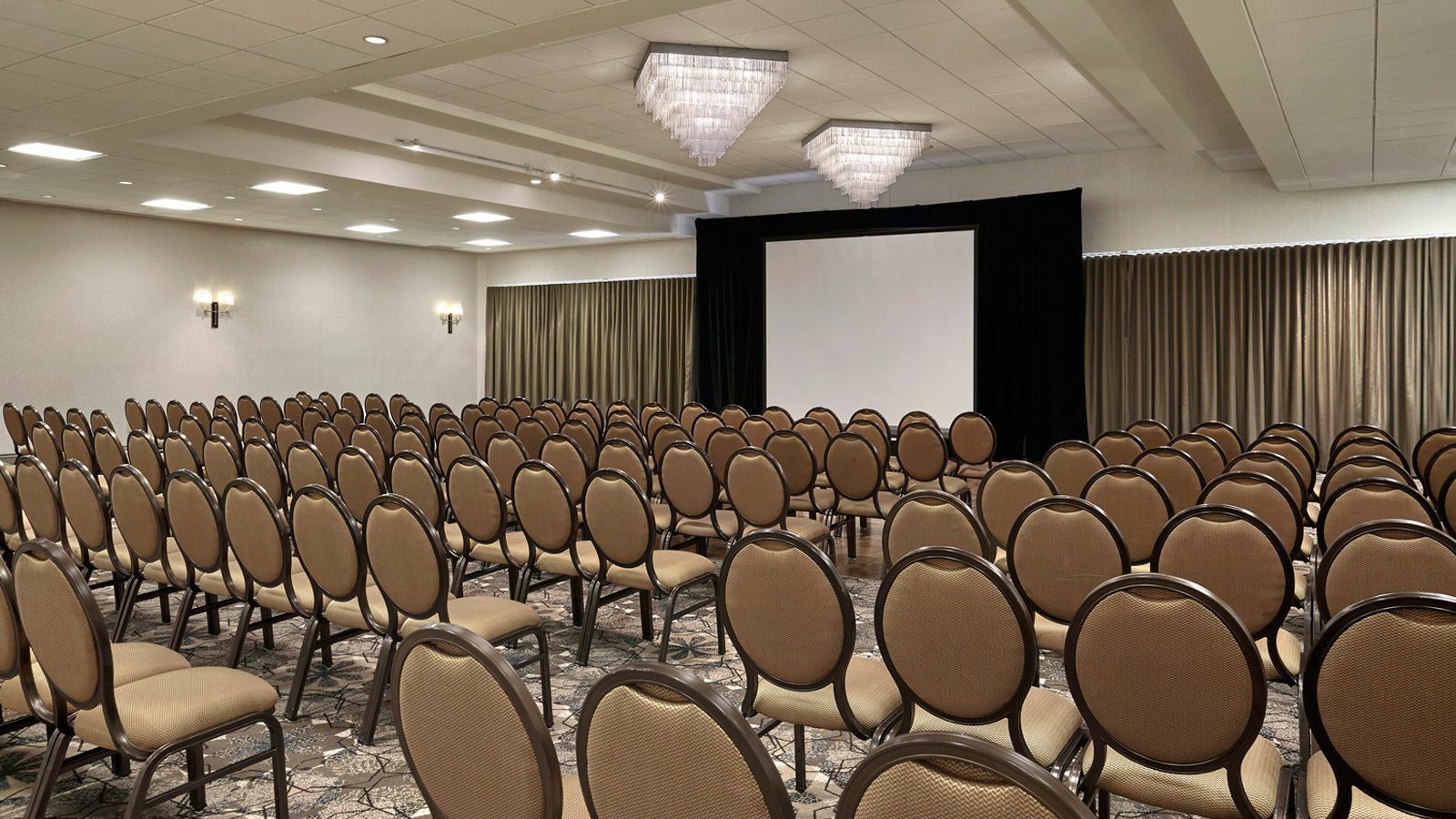 Sheraton Vancouver Guildford Hotel Съри Екстериор снимка
